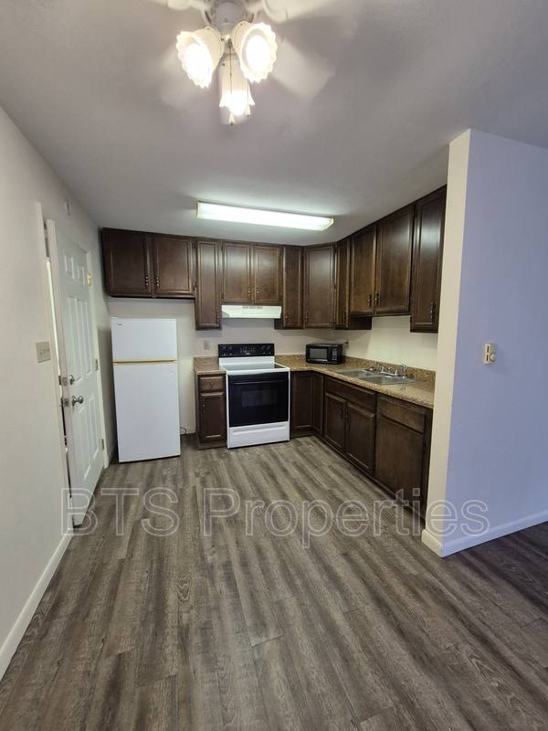 Apartment for rent at 5917 W Plank Rd #4, Peoria, IL 61604
