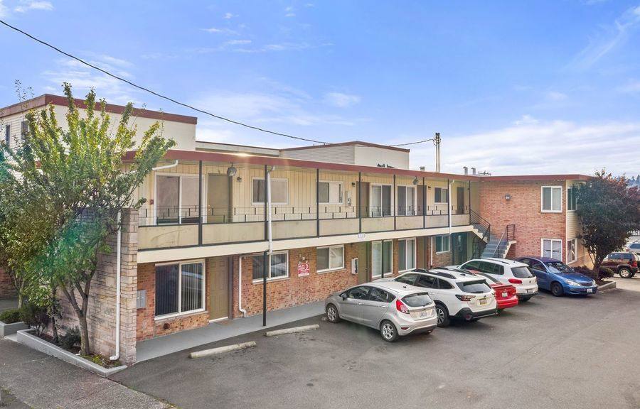 Apartment for rent at 1439 NW 52nd St, Seattle, WA 98107