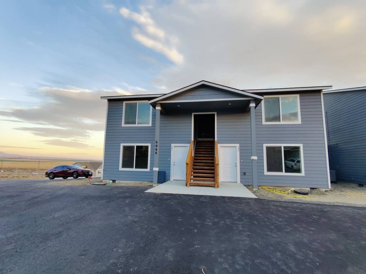 Apartment for rent at 6928 Hardrock Court, West Richland, WA 99353