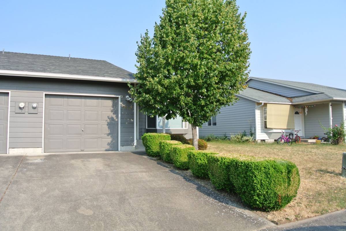 Apartment for rent at 2635 Lyon St SE, Albany, OR 97322