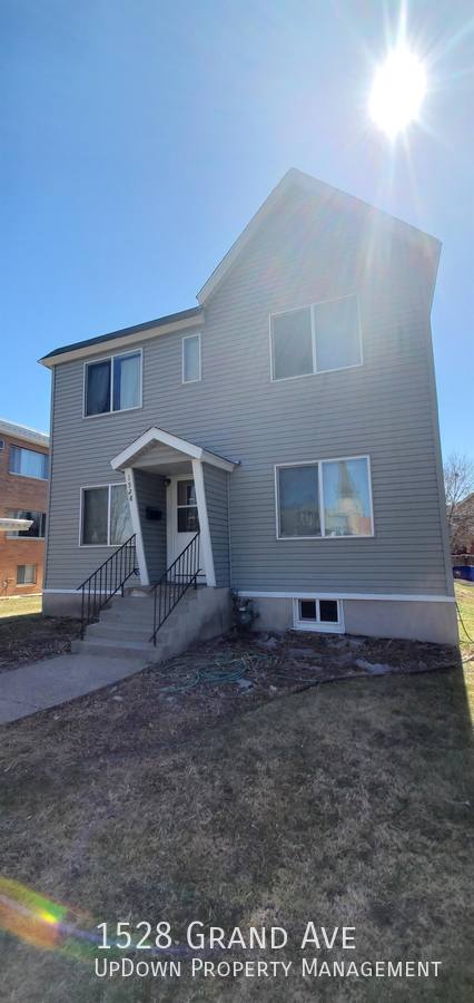 House for rent at 1528 Grand Ave, Saint Paul, MN 55105