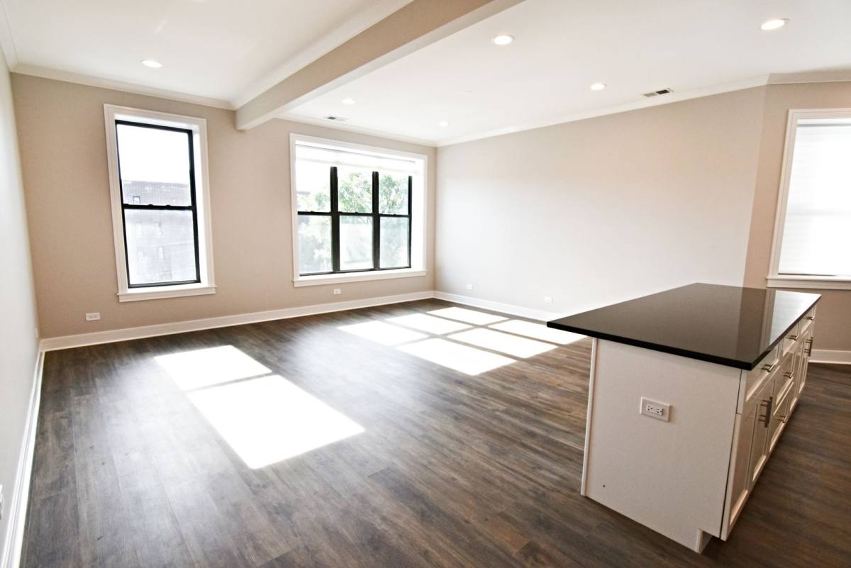 Apartment for rent at 3212 N Halsted Ave, Chicago, IL 60657