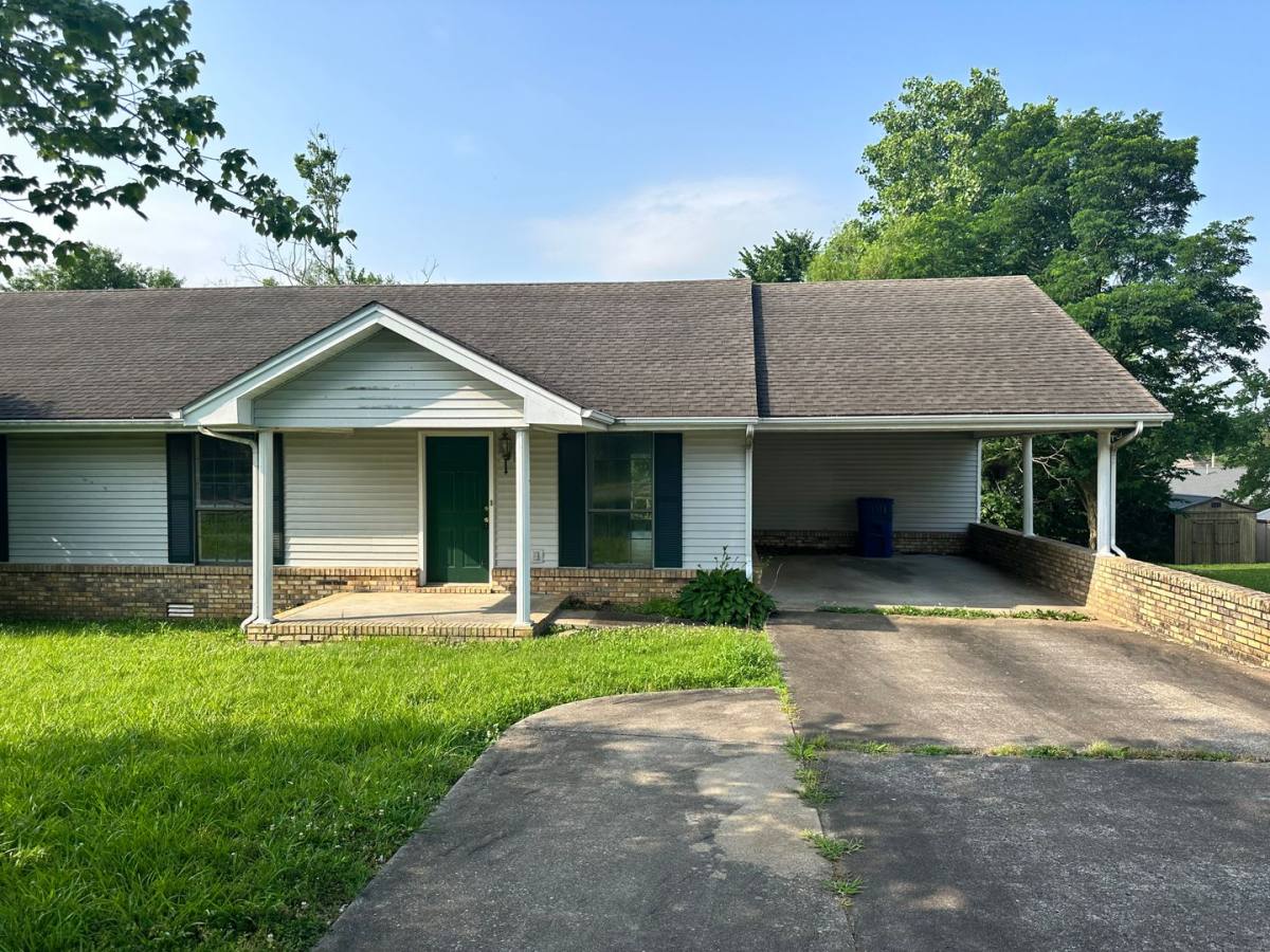 Apartment for rent at 1009 Northwood Dr, Murray, KY 42071