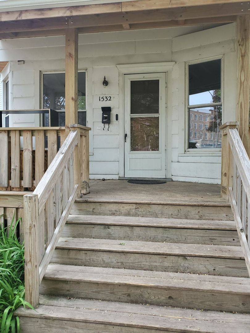 Apartment for rent at 1532 Owen Ave, Racine, WI 53403