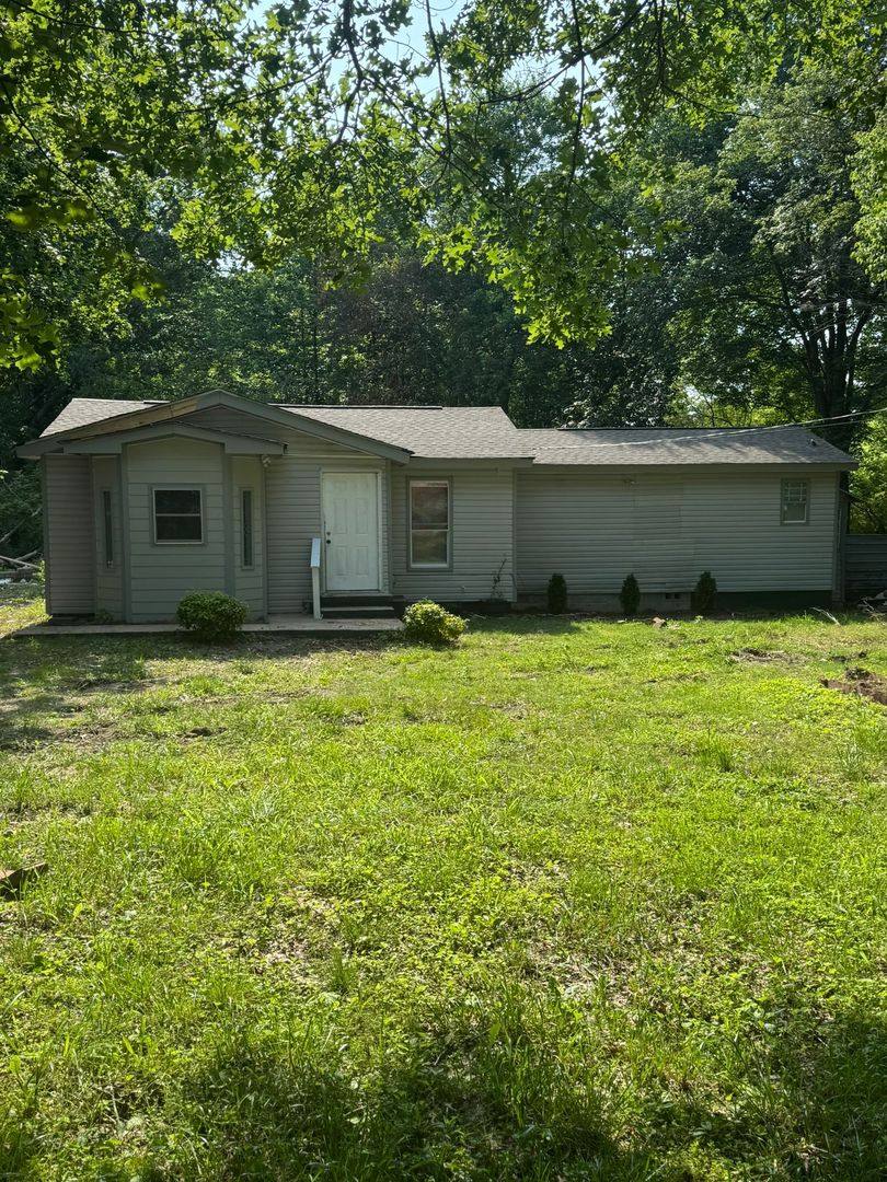 House for rent at 21301 Holt Rd, Athens, AL 35613