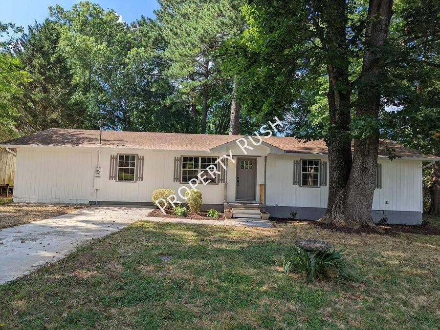 House for rent at 1326 Fernwood Dr, La Fayette, GA 30728