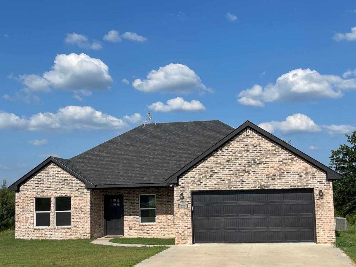 House for rent at 221 Western Hills Dr, Durant, OK 74701