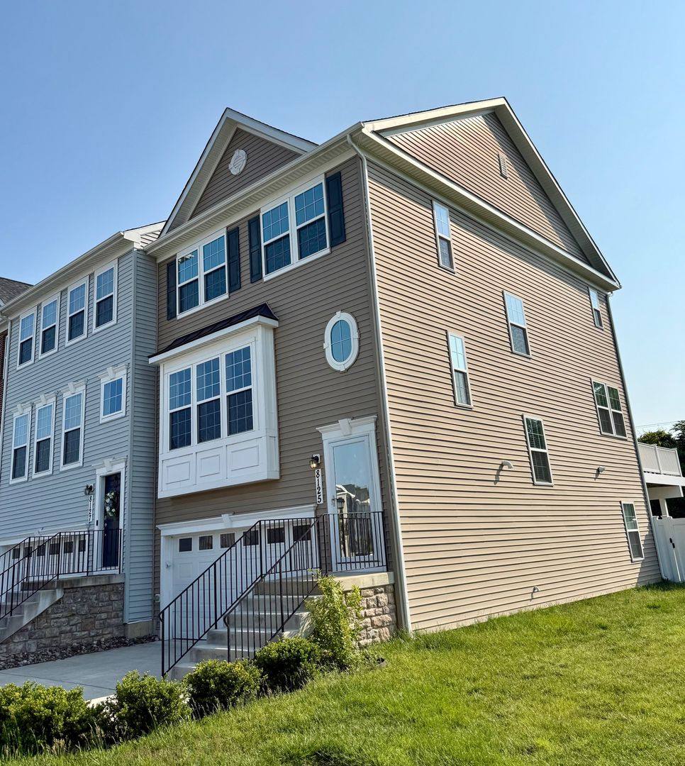 Townhouse for rent at 8125 Villaggio Dr, Millersville, MD 21108