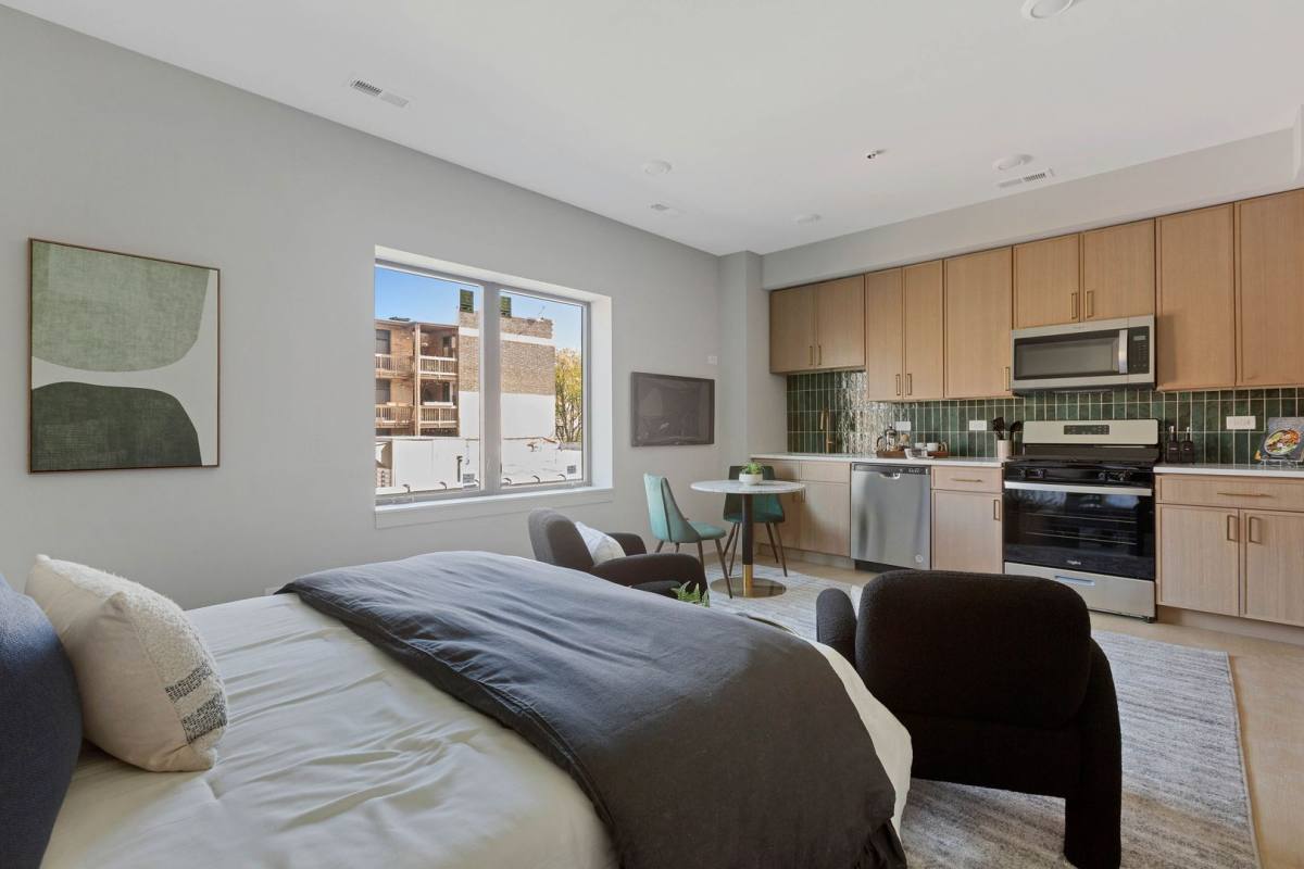 Apartment for rent at 4102 N Sheridan Rd #207, Chicago, IL 60613