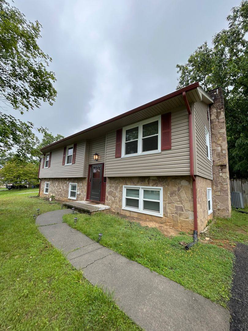 House for rent at 2003 Christopher Dr, Blacksburg, VA 24060