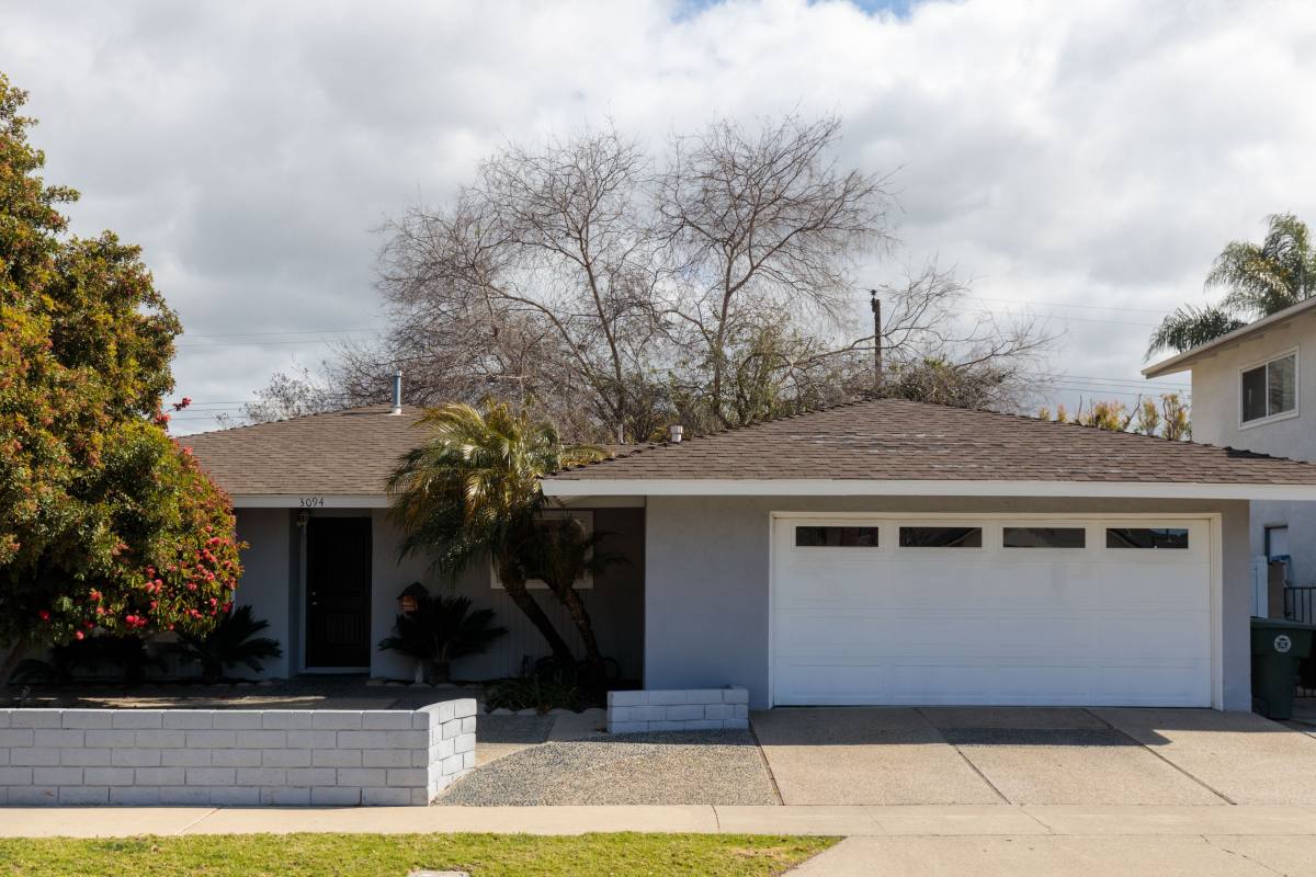 House for rent at 3094 Yellowstone Dr, Costa Mesa, CA 92626