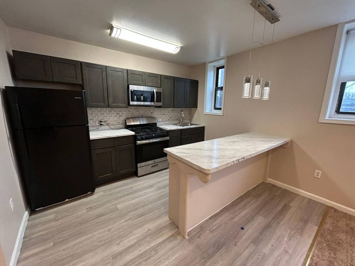 Apartment for rent at 333 Clearfield Ave, Trenton, NJ 08618