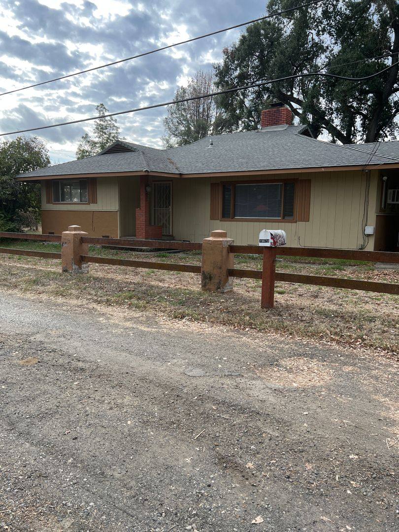 Apartment for rent at 19670 & 19672 Valley Lane, Redding, CA 96002