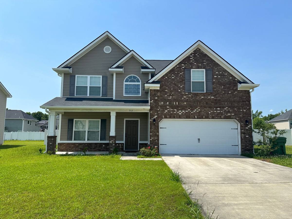 House for rent at 752 English Oak Dr, Hinesville, GA 31313