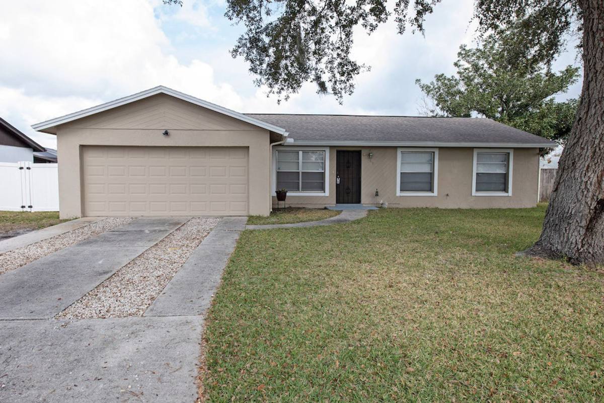 House for rent at 69 Alameda Dr, Kissimmee, FL 34743