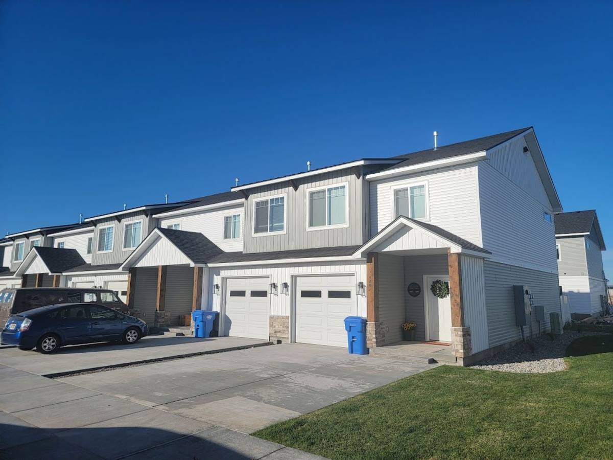 Townhouse for rent at 438 S 3rd W, Sugar City, ID 83448