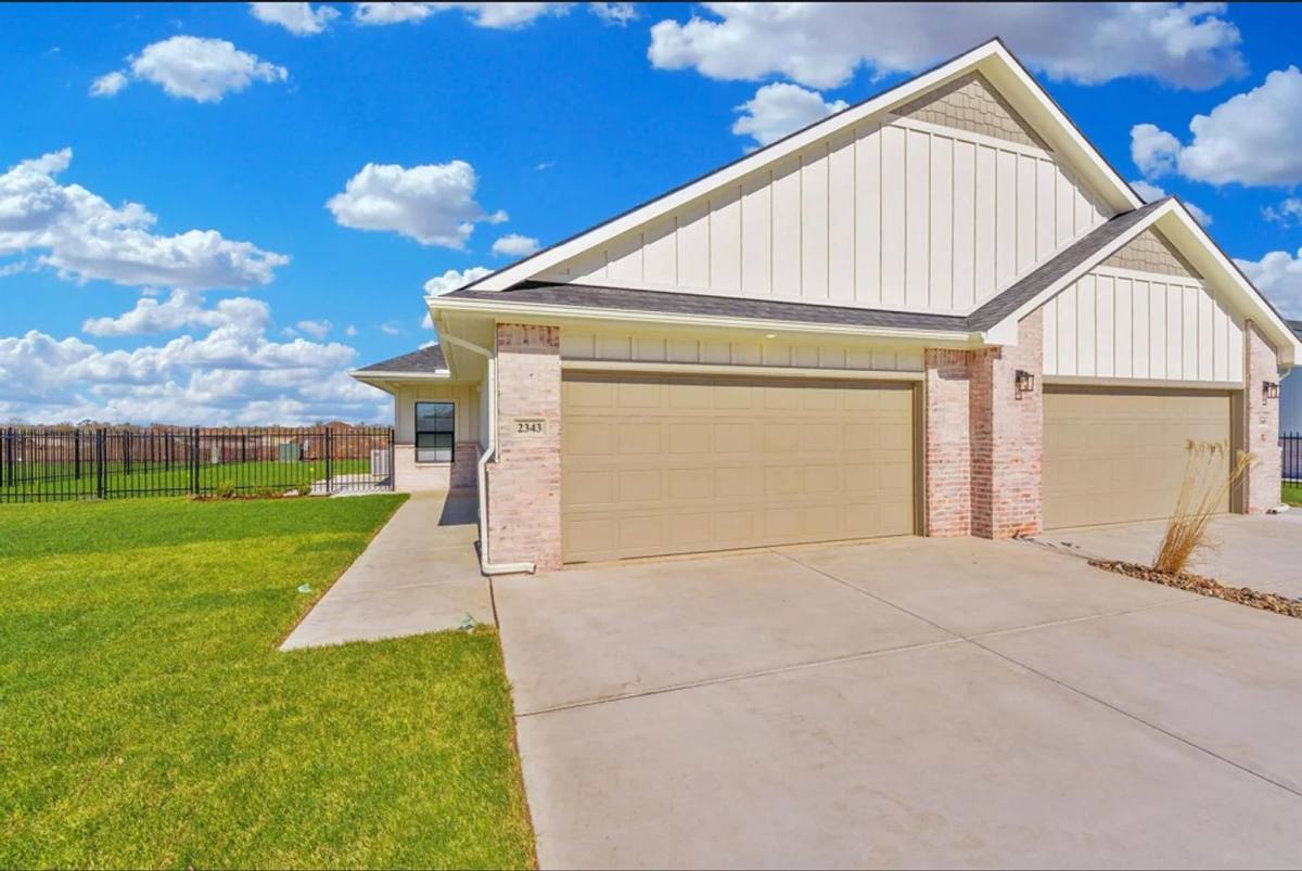Townhouse for rent at 2295 Spring Hill Court, Goddard, KS 67052
