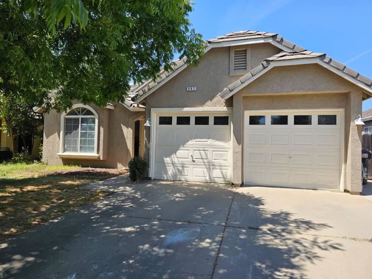 House for rent at 987 Kirksey Dr, Turlock, CA 95382