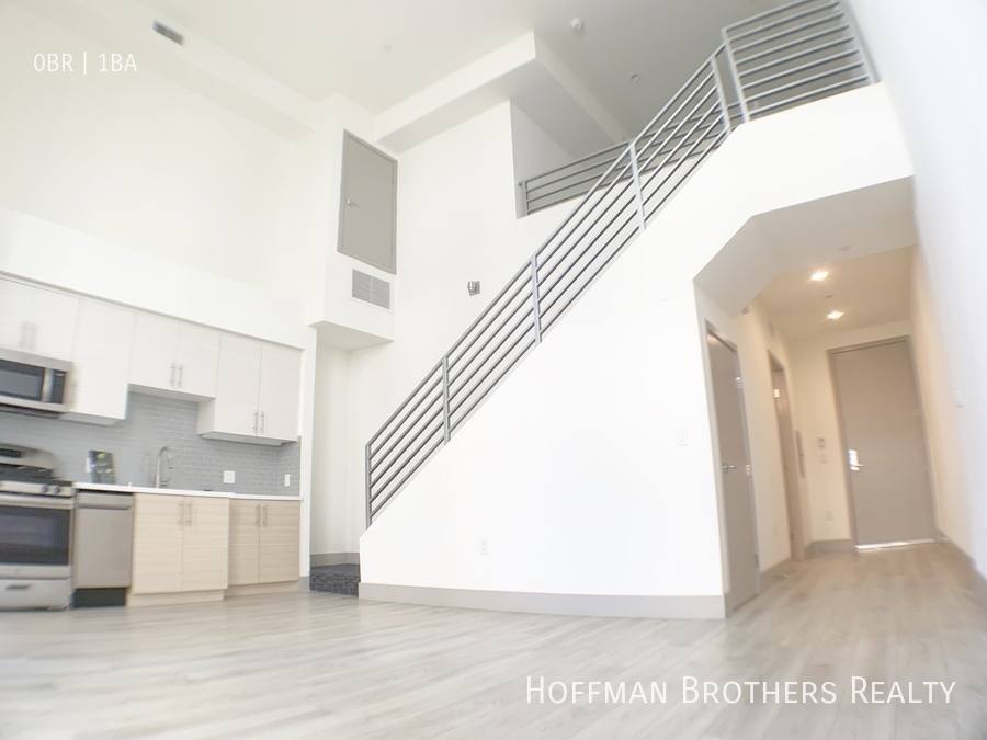 Apartment for rent at 1037 S Hobart Blvd #212, Los Angeles, CA 90006