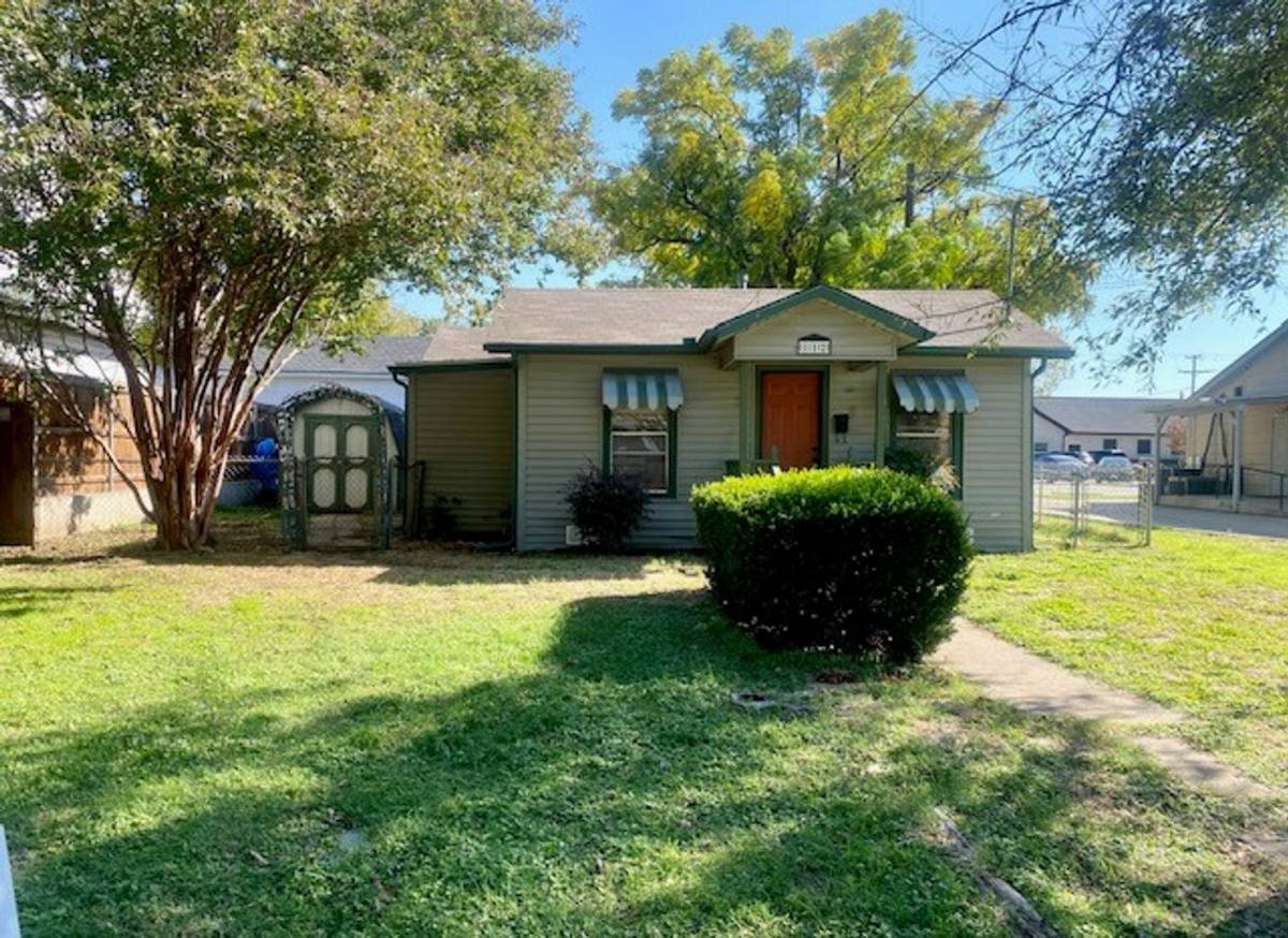 House for rent at 112 N Dobson, Burleson, TX 76028