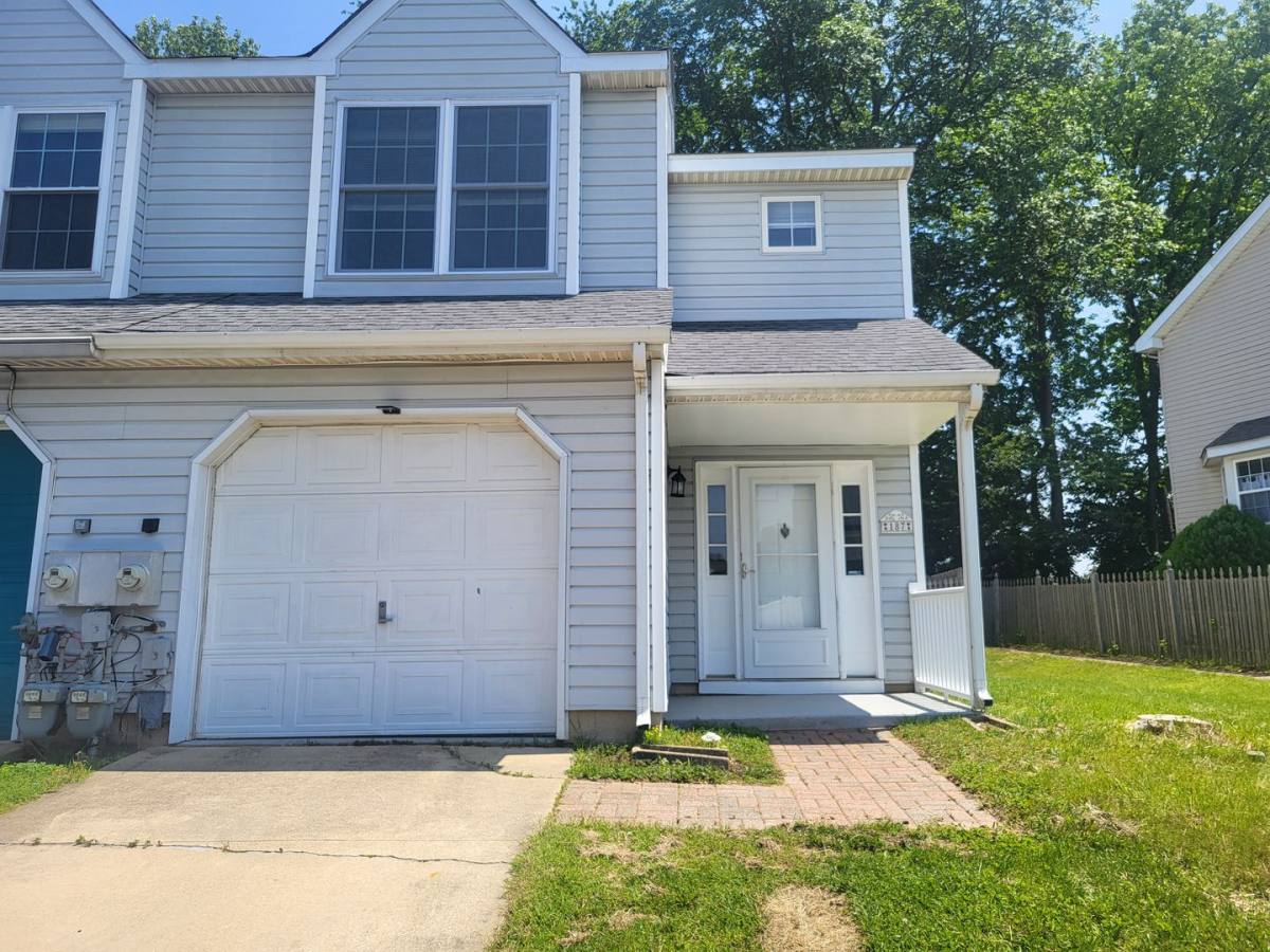 Townhouse for rent at 187 Auckland Dr, Newark, DE 19702