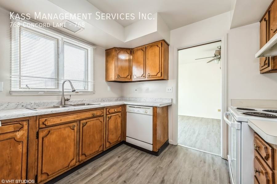 Townhouse for rent at 768 Concord Lane #768, Barrington, IL 60010