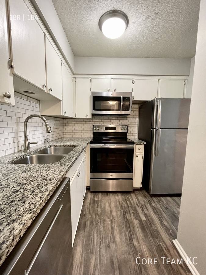 Apartment for rent at 3633 Walnut St #209, Kansas City, MO 64111
