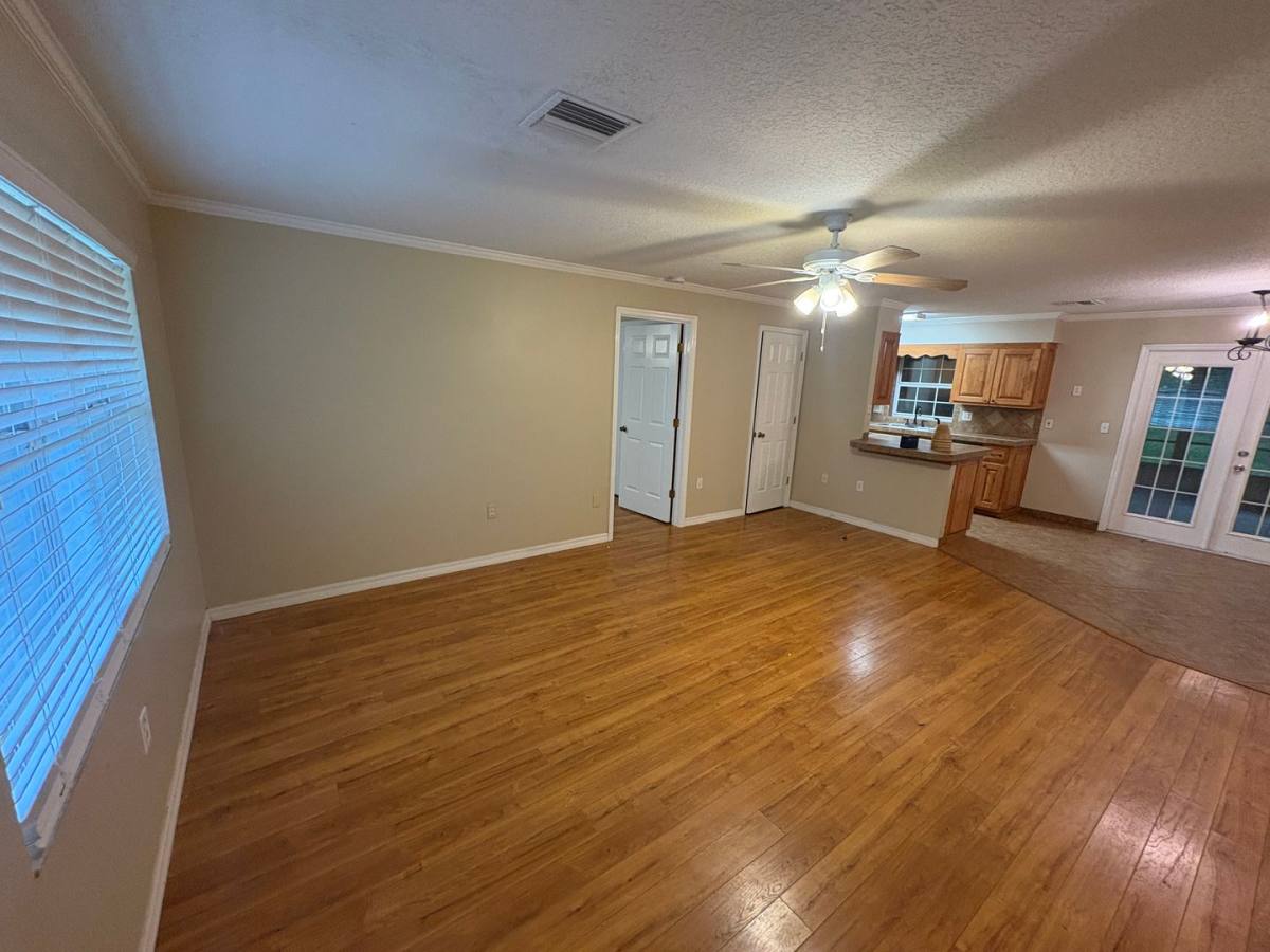 Apartment for rent at 36116 Michigan Dr, Eustis, FL 32726
