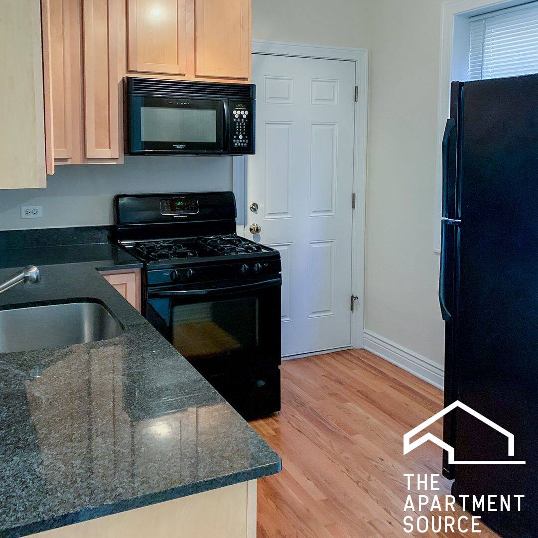 Condo for rent at 1214 W Waveland Ave #1, Chicago, IL 60613