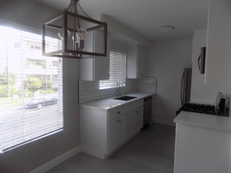 Apartment for rent at 646 S Barrington Ave #104, Los Angeles, CA 90049