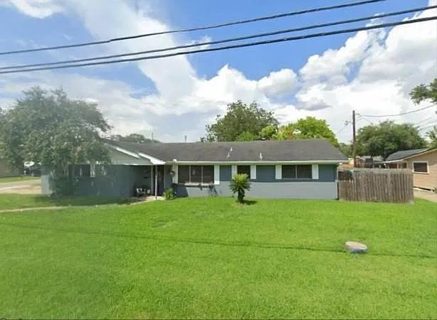 House for rent at 303 S 17th St, Nederland, TX 77627