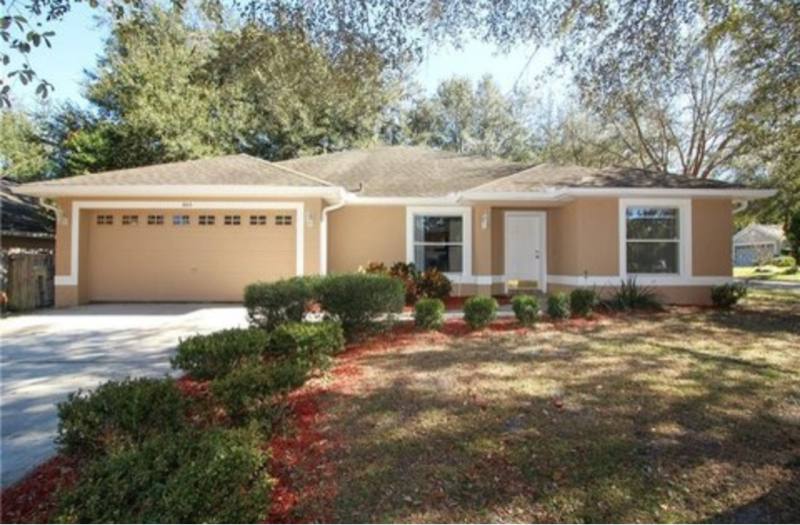 House for rent at 305 Garden Oak Court, Apopka, FL 32703