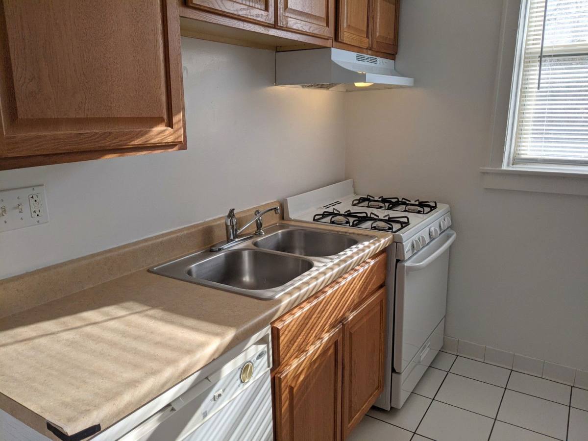 Apartment for rent at 908 Reba Place, Evanston, IL 60202