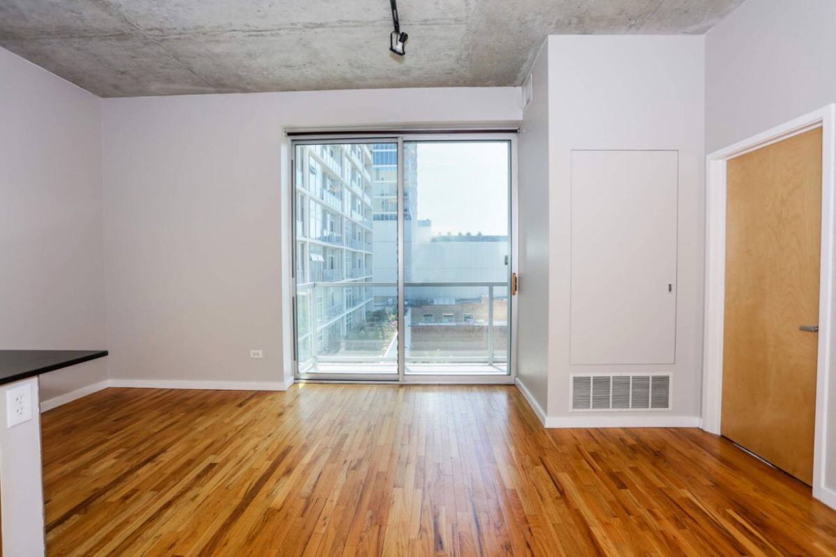 Apartment for rent at 1620 S Michigan Ave #525, Chicago, IL 60616