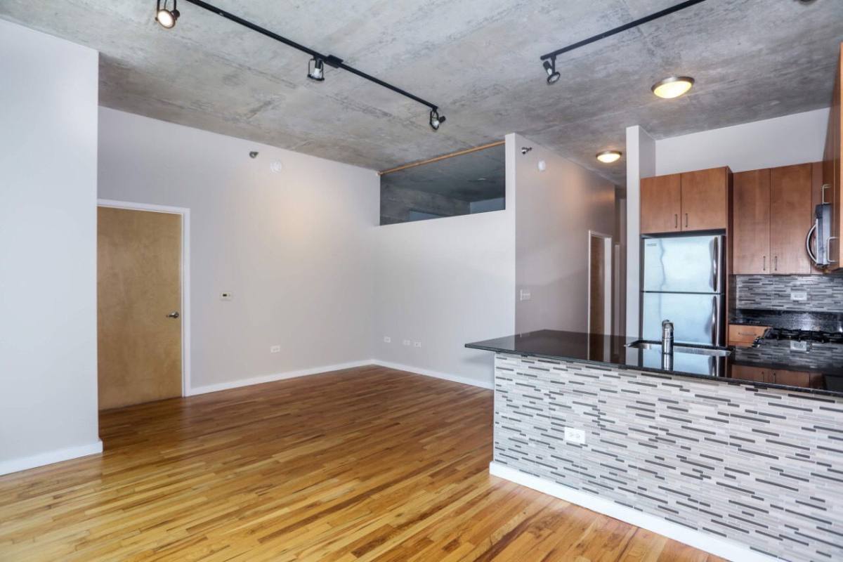 Apartment for rent at 1620 S Michigan Ave #525, Chicago, IL 60616