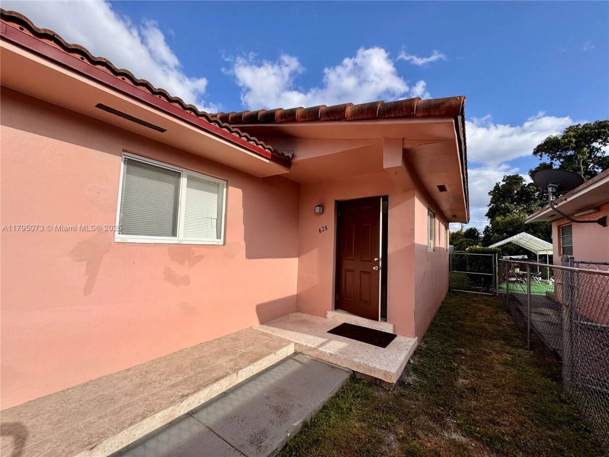 Apartment for rent at 628 W 17th St #628, Hialeah, FL 33010