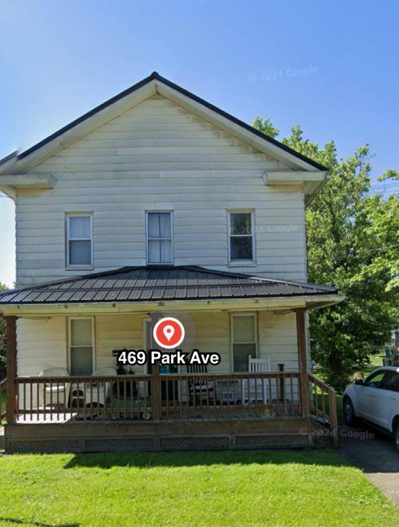 Apartment for rent at 469 Park Ave, East Palestine, OH 44413