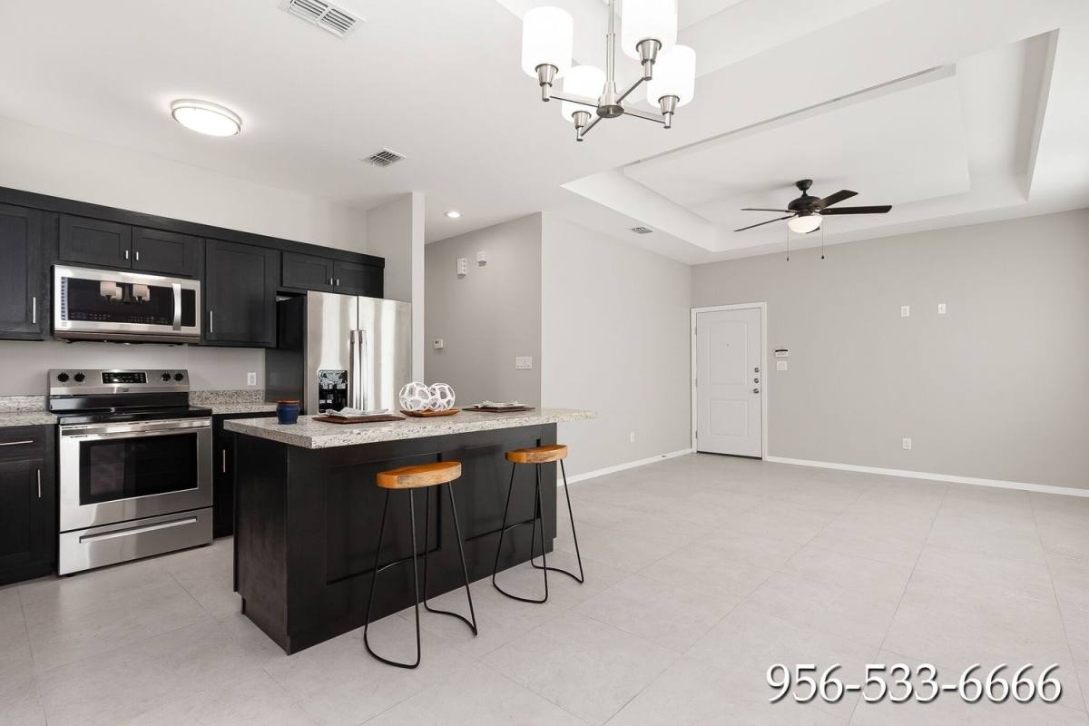Apartment for rent at 1612 Deer Hills #1, Edinburg, TX 78541