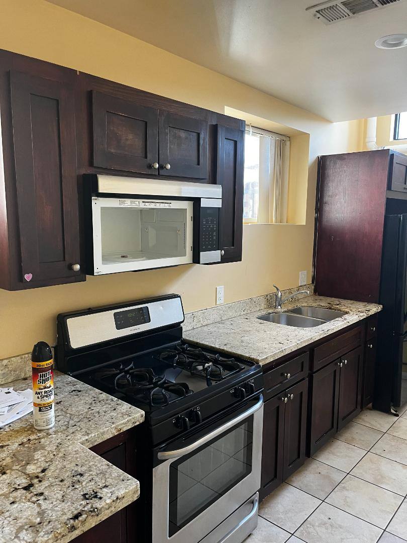 Apartment for rent at 14537 Archwood St #REE, Van Nuys, CA 91405