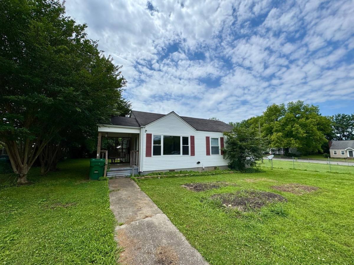 House for rent at 507 Pittsburg Ave, Sheffield, AL 35660