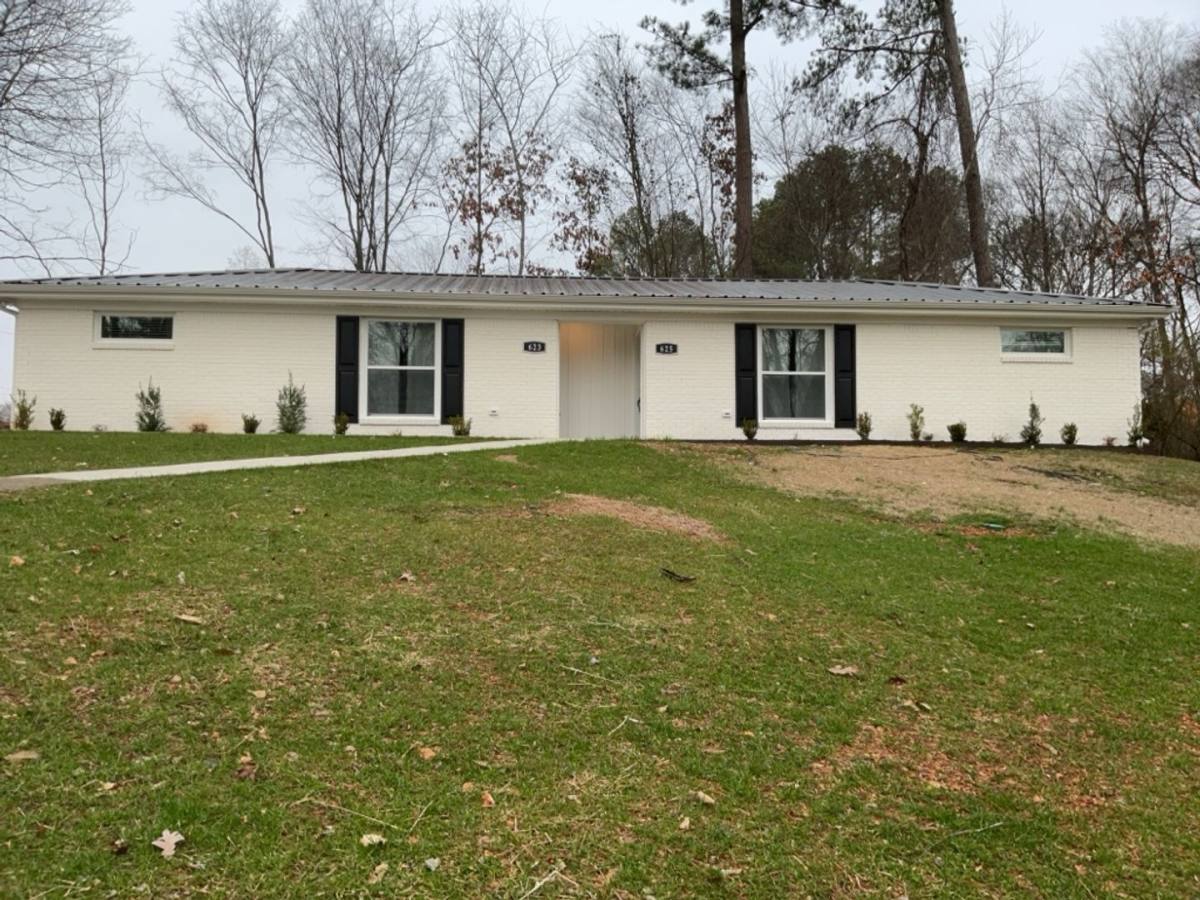 Apartment for rent at 625 Rivermont Rd, Florence, AL 35634