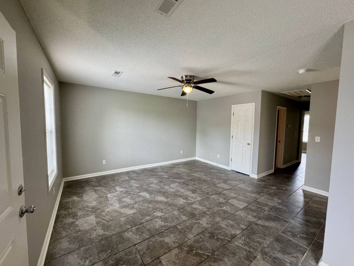 Apartment for rent at 809 Keller Lane #D, Tuscumbia, AL 35674