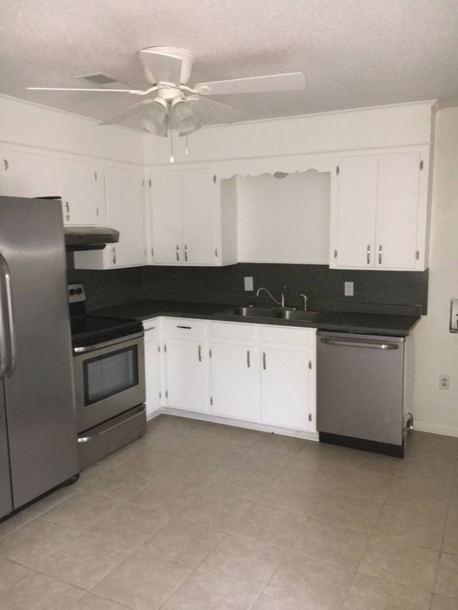 Apartment for rent at 159 Bayou Dr #104, Leesville, LA 71446
