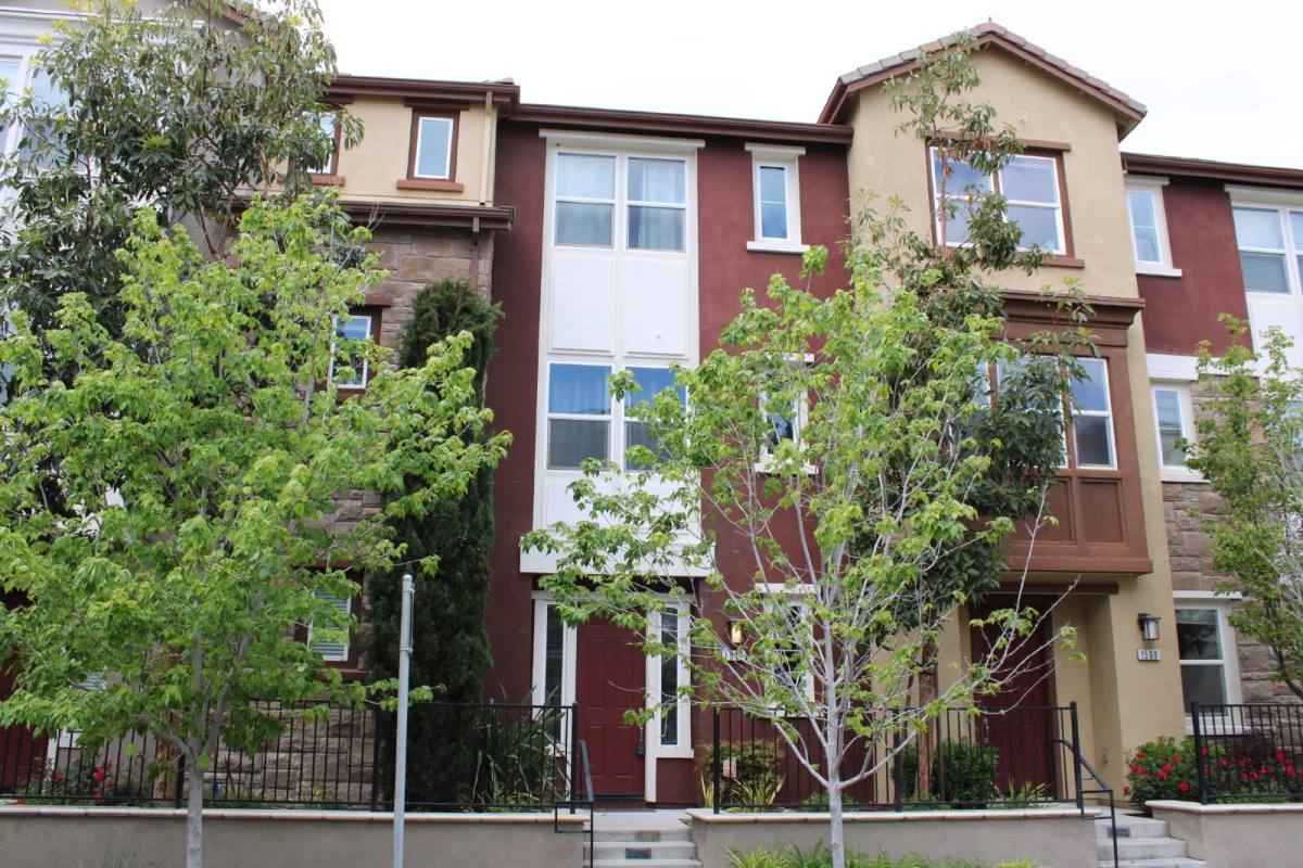 Townhouse for rent at 1511 Bond St, Milpitas, CA 95035