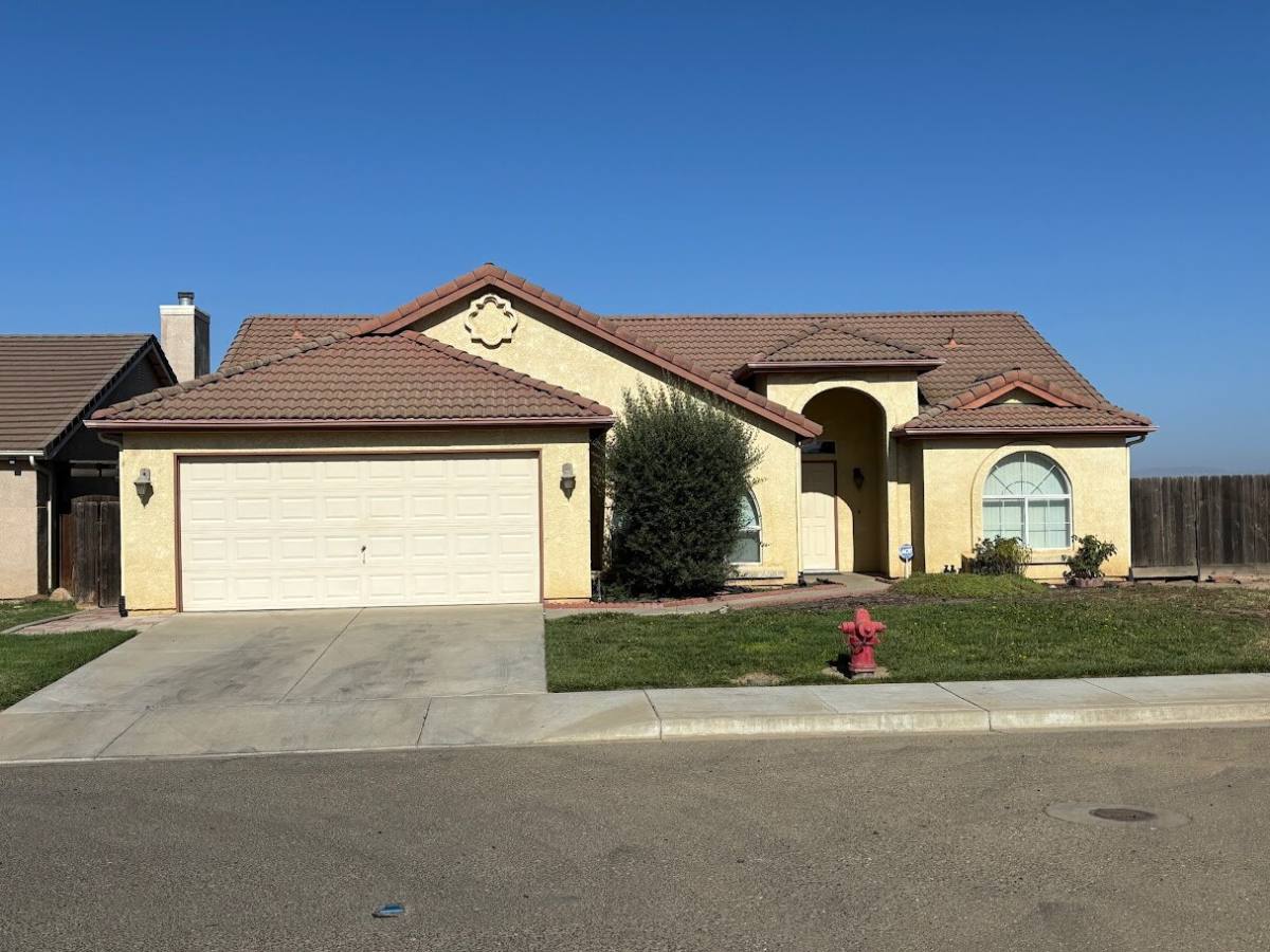 House for rent at 2005 Osburn Park Rd, Newman, CA 95360