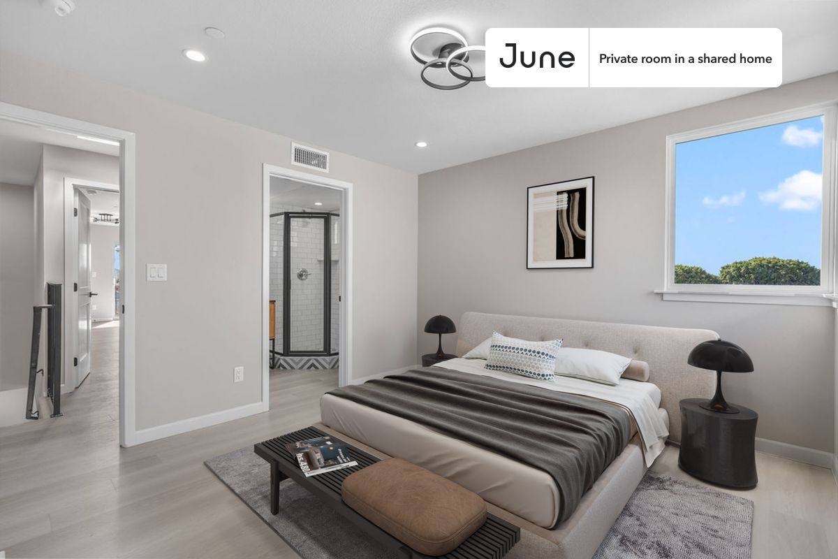 Apartment for rent at 327 N Chicago E, Los Angeles, CA 90033