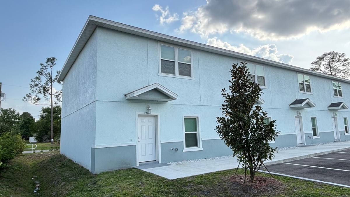 Townhouse for rent at 280 Gardner Lane, Kissimmee, FL 34743
