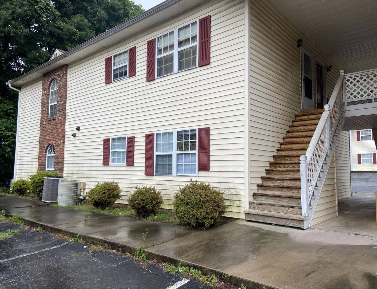 Condo for rent at 2914 Creekview Court, High Point, NC 27265