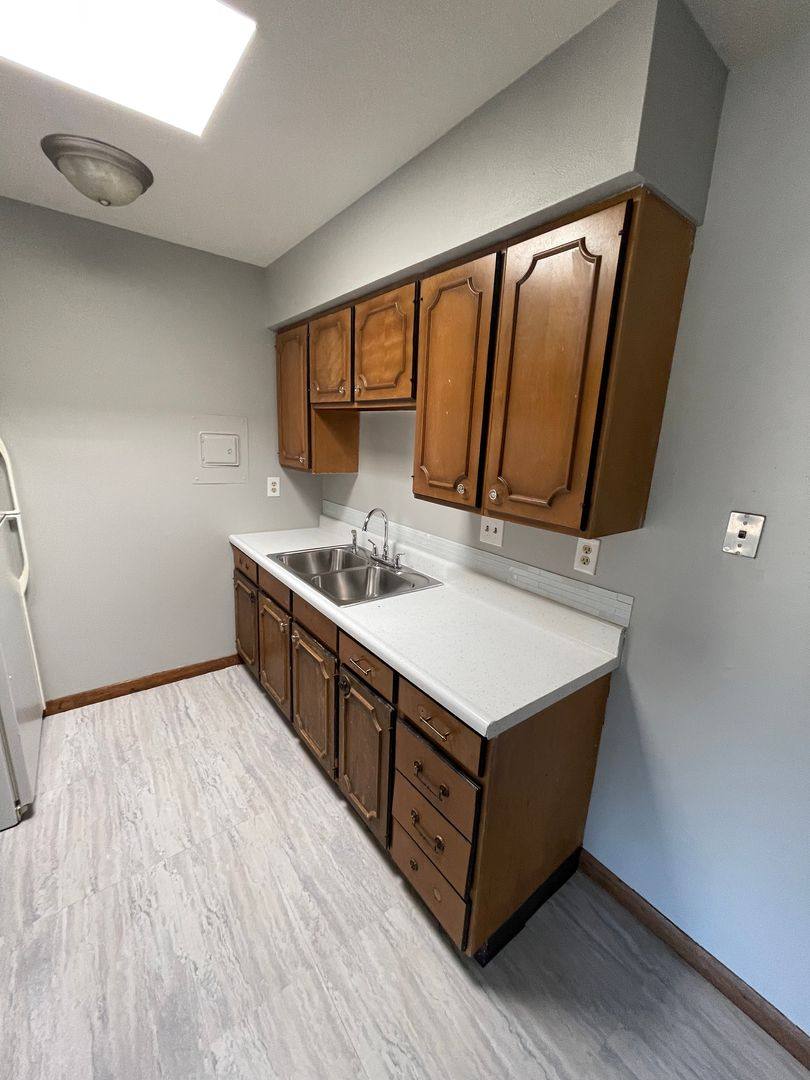 Apartment for rent at 730 Russell Rd, Waterloo, IA 50701