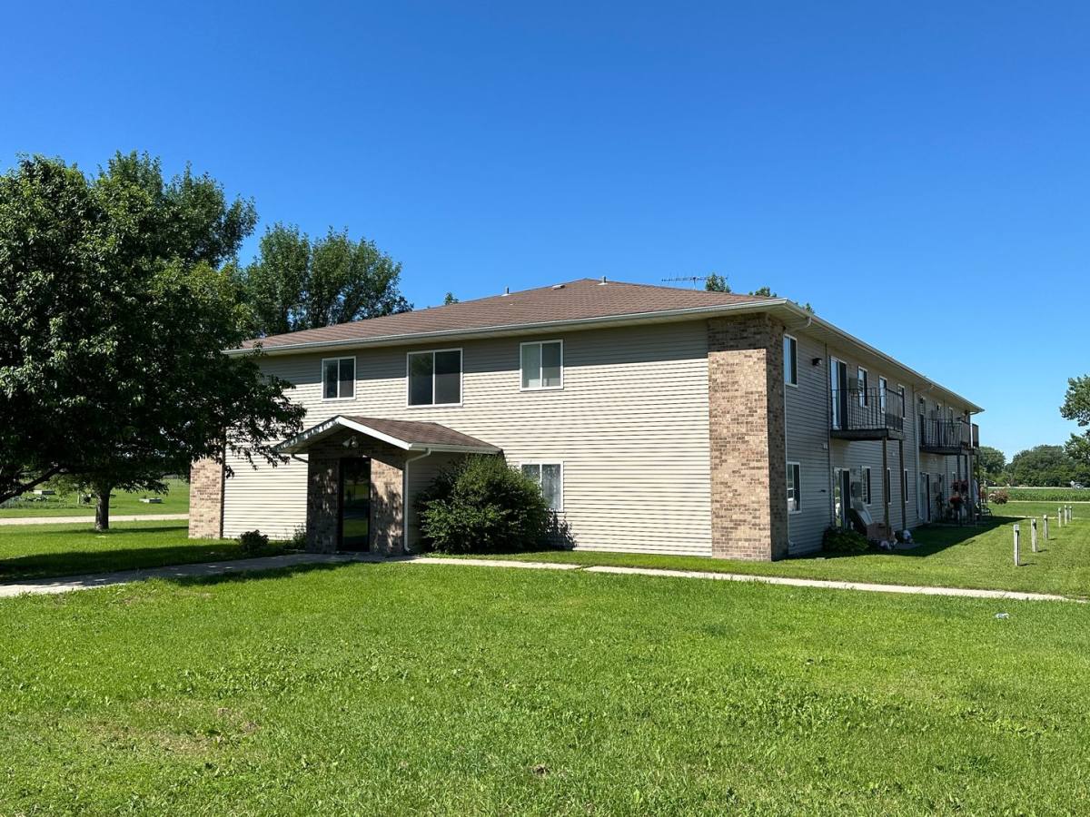 Apartment for rent at 125 6th St SW, Barnesville, MN 56514